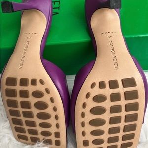 Lightly worn comes with box and dust bag